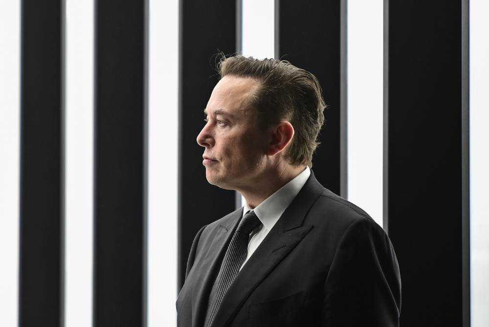 Компания Маска Neuralink через полгода может провести испытания на людях