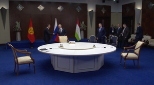 Президенты Киргизии и Таджикистана не пожали руки перед трёхсторонней встречей с Путиным