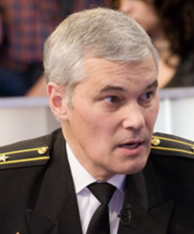 <p>Сейчас тратят деньги на закупку нового вооружения. Тем временем напряжение нарастает: и со стороны Китая идут серьёзные вызовы, тоже предстоит действовать — делать упор не только на прокси-силы, но и напрямую сталкиваться. Я думаю, что, если даже Пентагон надавит на Маска, а они могут это сделать, Starlink будет несколько ограничен, поскольку, скажем, офицеры американские, которые на Украине находятся, будут иметь надёжную связь, а уже другие абоненты могут не оплачиваться </p>