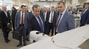 Медведев заявил о планах наладить крупномасштабный выпуск беспилотников в России