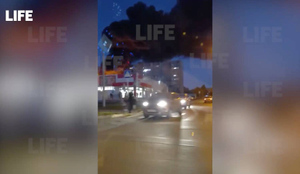 "Многоэтажка, там же люди!": Лайф публикует эмоциональное видео первых минут после крушения Су-34 в Ейске