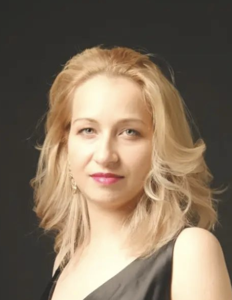 <p>Новолуние 25 октября продолжит темы затмения 14 октября 2004 года, а полнолуние 8 ноября напомнит 28 октября 2004. То, что происходило в то время у вас, может снова стать актуальным.</p>