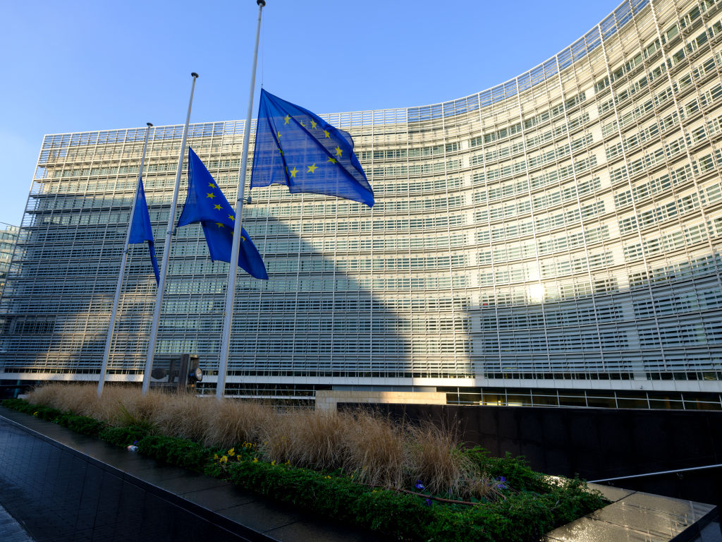 ЕС расширил санкции против Ирана, включив в список полицию нравов 