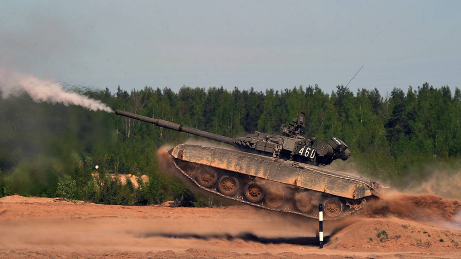 Танк Т-80. Обложка © Getty Images / Nic Markoff / NurPhoto
