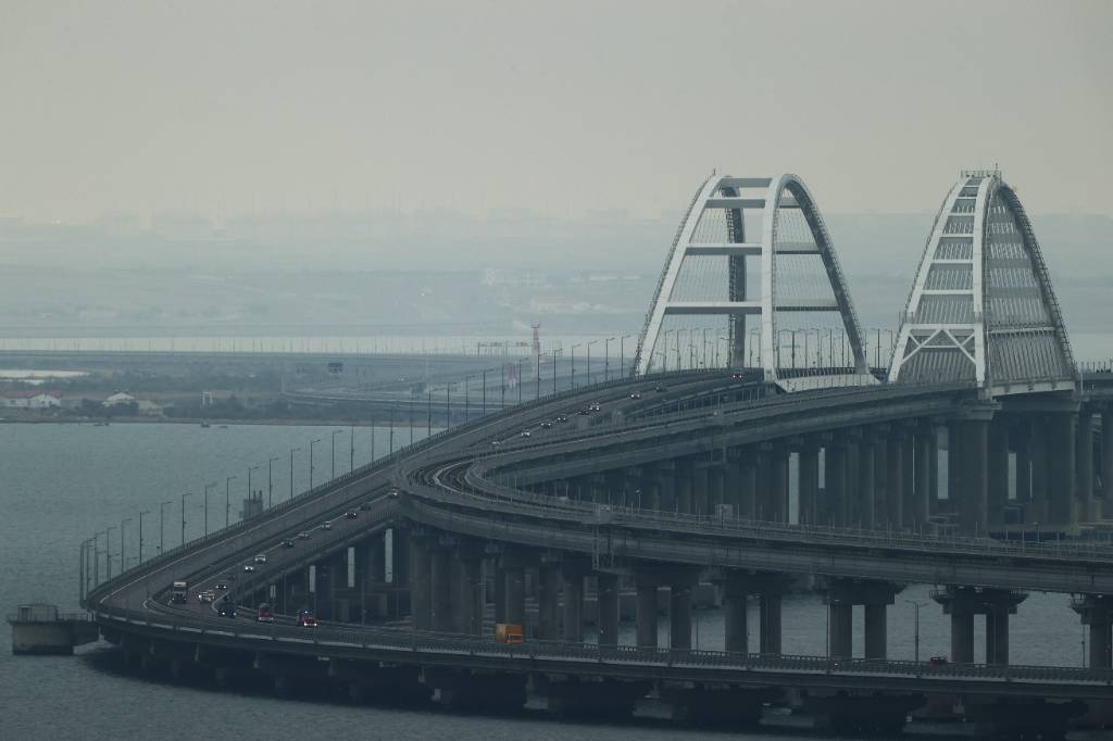 Хуснуллин: Повреждённые пролёты Крымского моста демонтируют до конца декабря