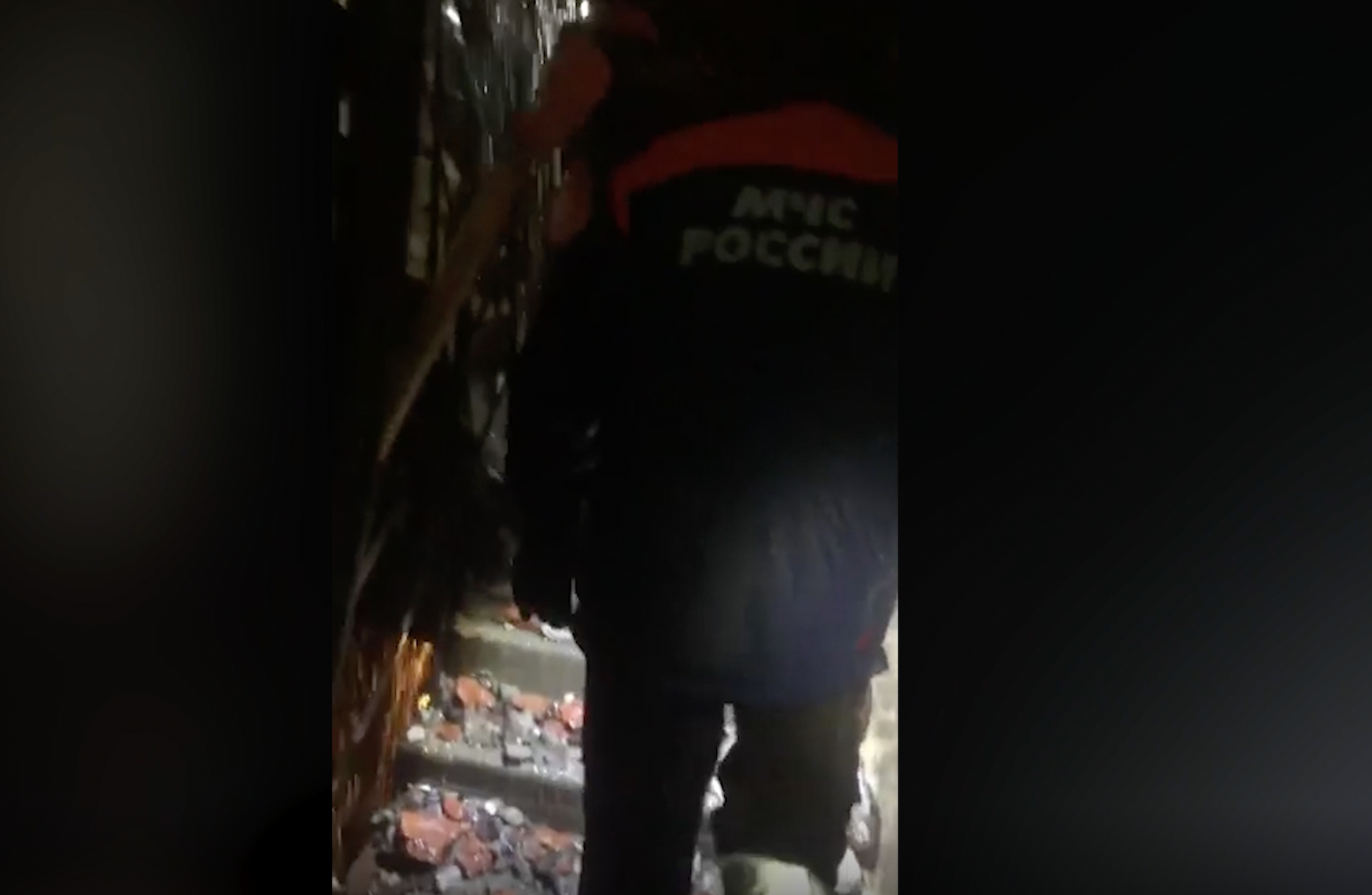 Опубликовано видео изнутри разрушенного после катастрофы Су-34 дома в Ейске