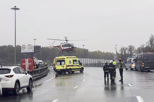 Одного пострадавшего в смертельном ДТП на Киевском шоссе доставили в больницу вертолётом