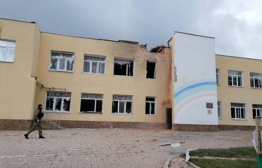 Разрушения в селе Муром под Белгородом после обстрела ВСУ. Фото © Telegram / Настоящий Гладков