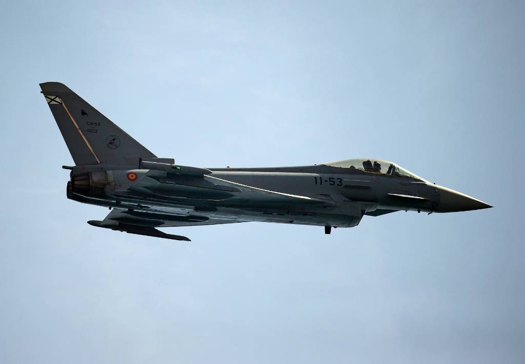 Испания направит 16 истребителей Eurofighter в Болгарию и Румынию