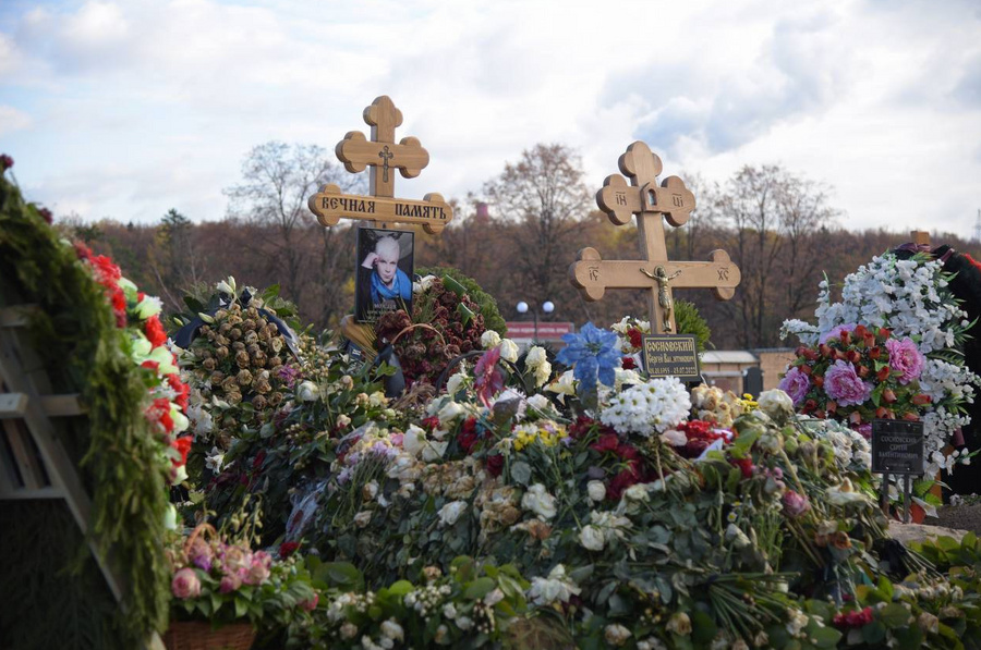 Могила Бориса Моисеева на Троекуровском кладбище. Фото © t.me / ГБУ "Ритуал"