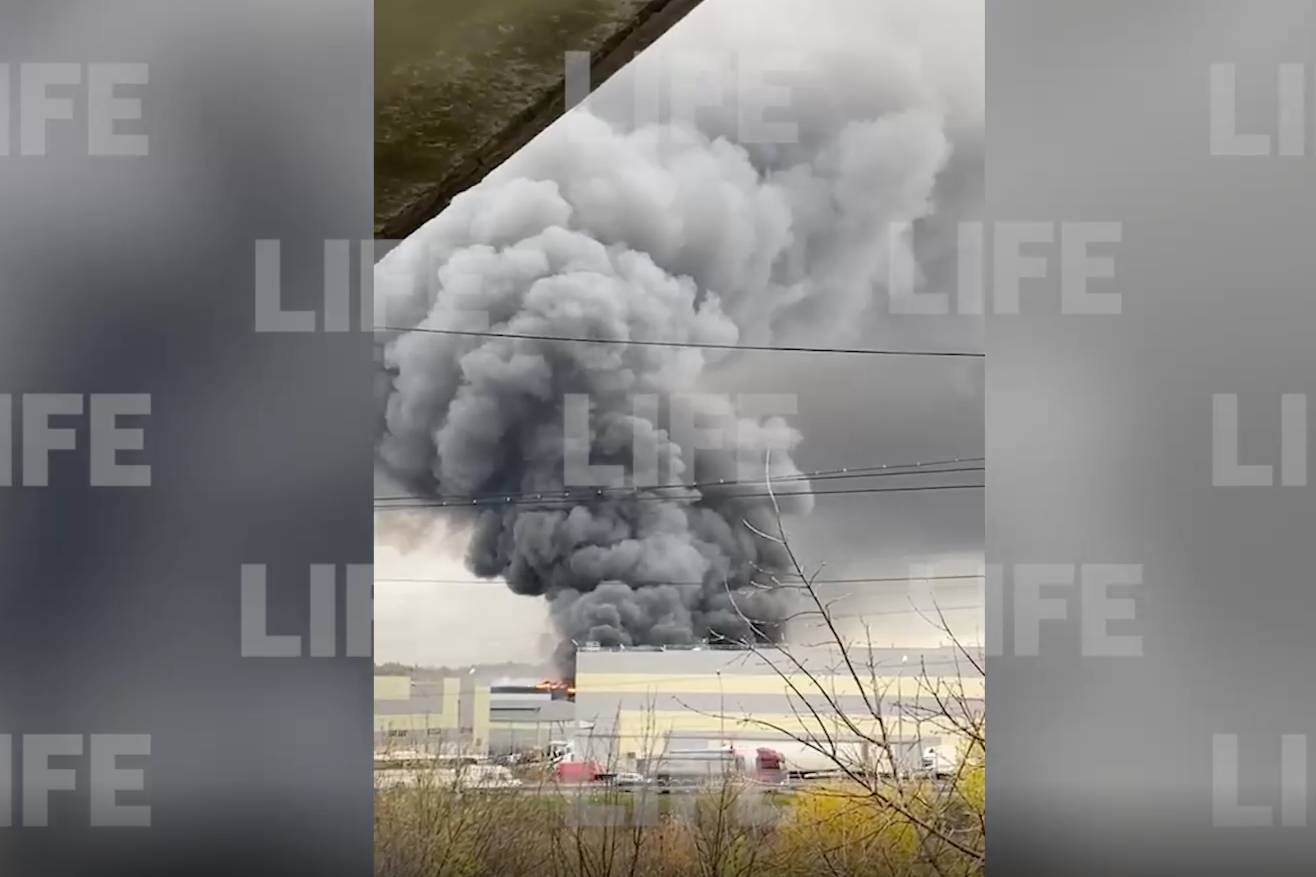В Подмосковье вспыхнул пожар на складе Ногинск-технопарка