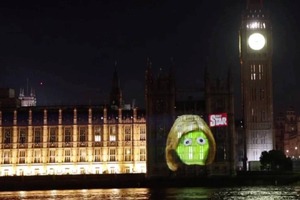 На стене британского парламента появилось изображение салата, победившего Лиз Трасс