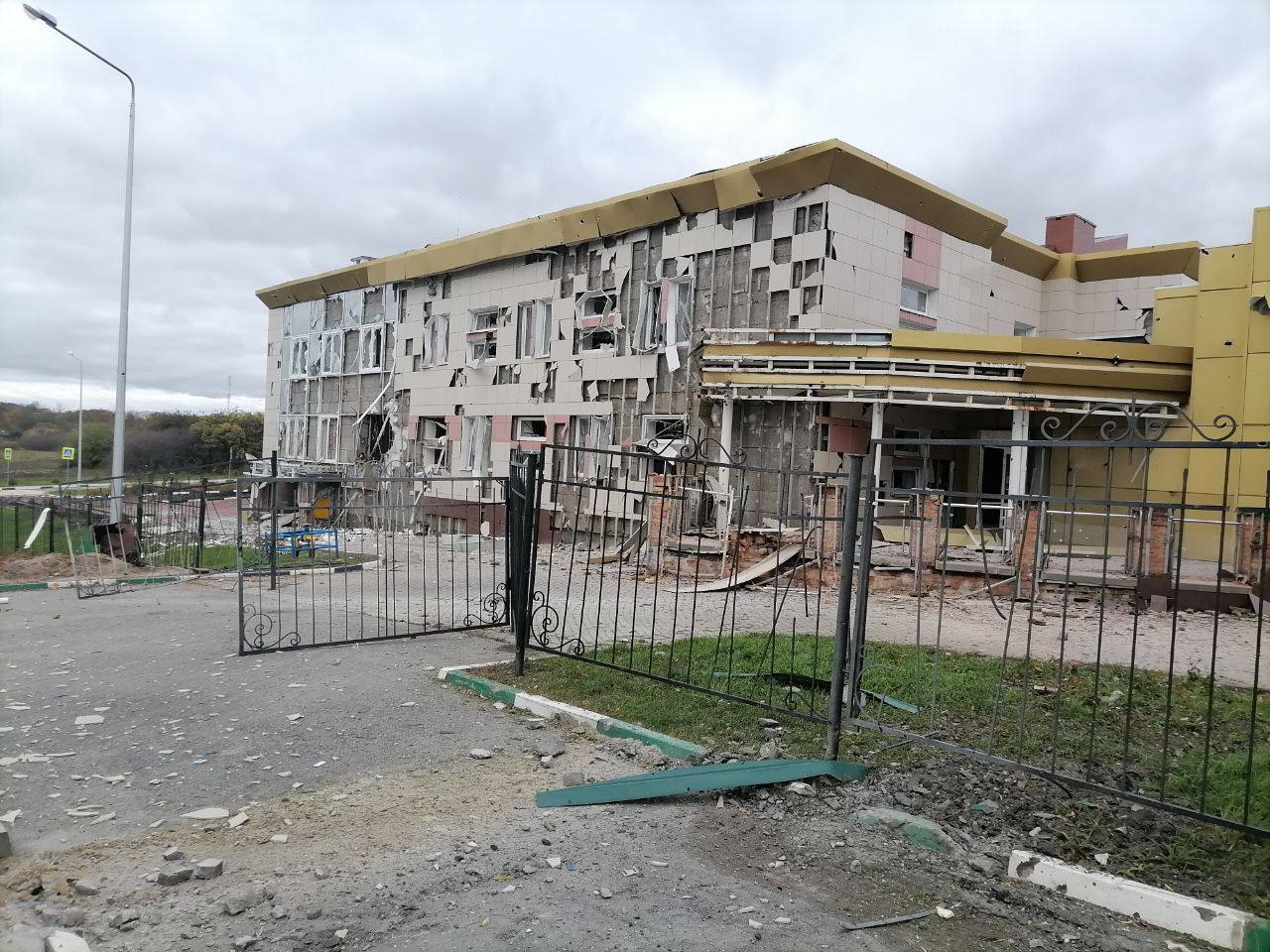 Последствия обстрела села Муром в Белгородской области со стороны ВСУ. Фото © t.me / "Настоящий Гладков"