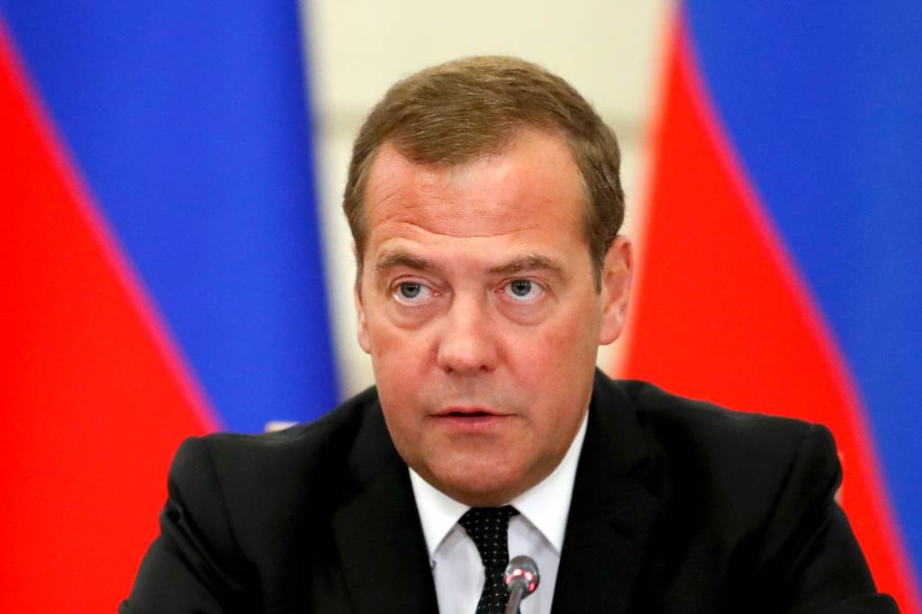 Медведев назвал недобросовестными граждан, сомневающихся в праве страны защищать интересы