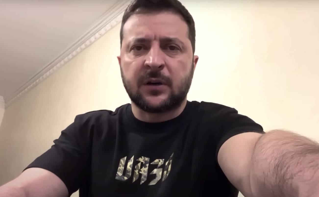 Не время для вывесок: Зеленский попросил украинцев экономить электричество