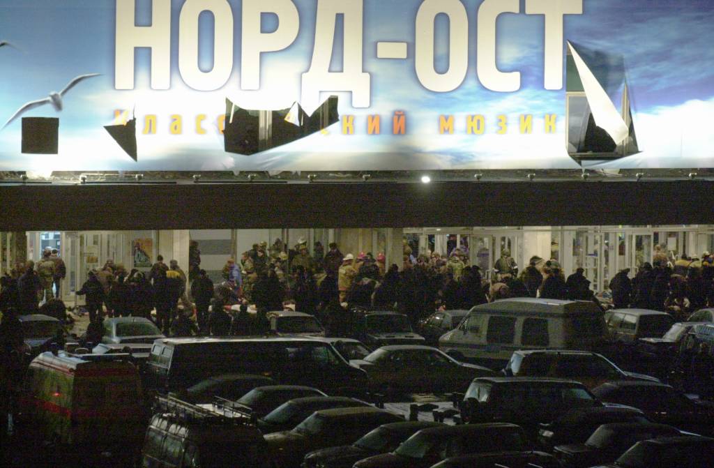 Сразу выдвинули ультиматум: Полковник ФСБ в отставке раскрыл тайны штурма Норд-Оста