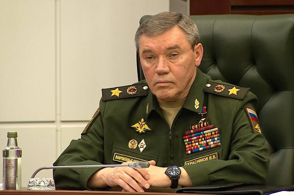 Герасимов поделился опасениями насчёт украинской грязной бомбы с британским коллегой