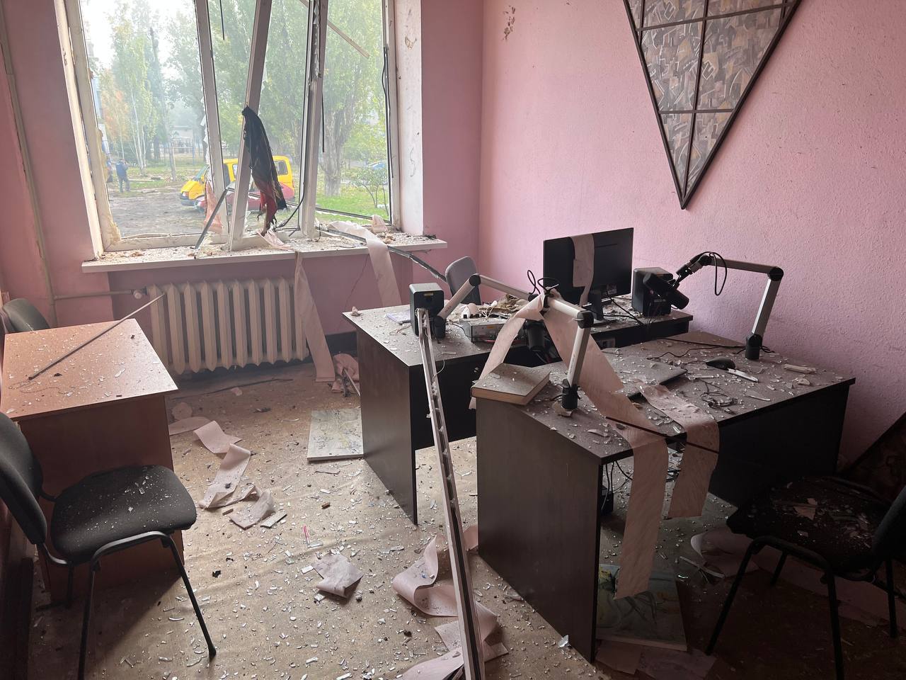 Устроившие взрыв возле телецентра в Мелитополе попали на камеры наблюдения