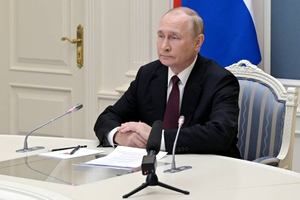 Путин: Не прекращаются попытки реализовать сценарии цветных революций в странах СНГ
