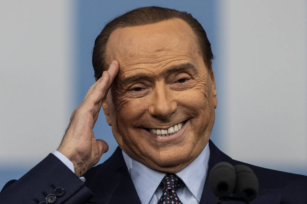 "Три часа назад": Берлускони стал дедом в семнадцатый раз 