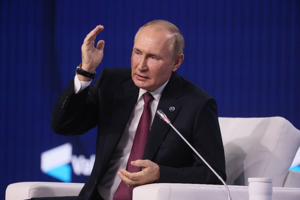 Песков не раскрыл, какой приятель из Германии рассказал Путину анекдот про холода в Европе