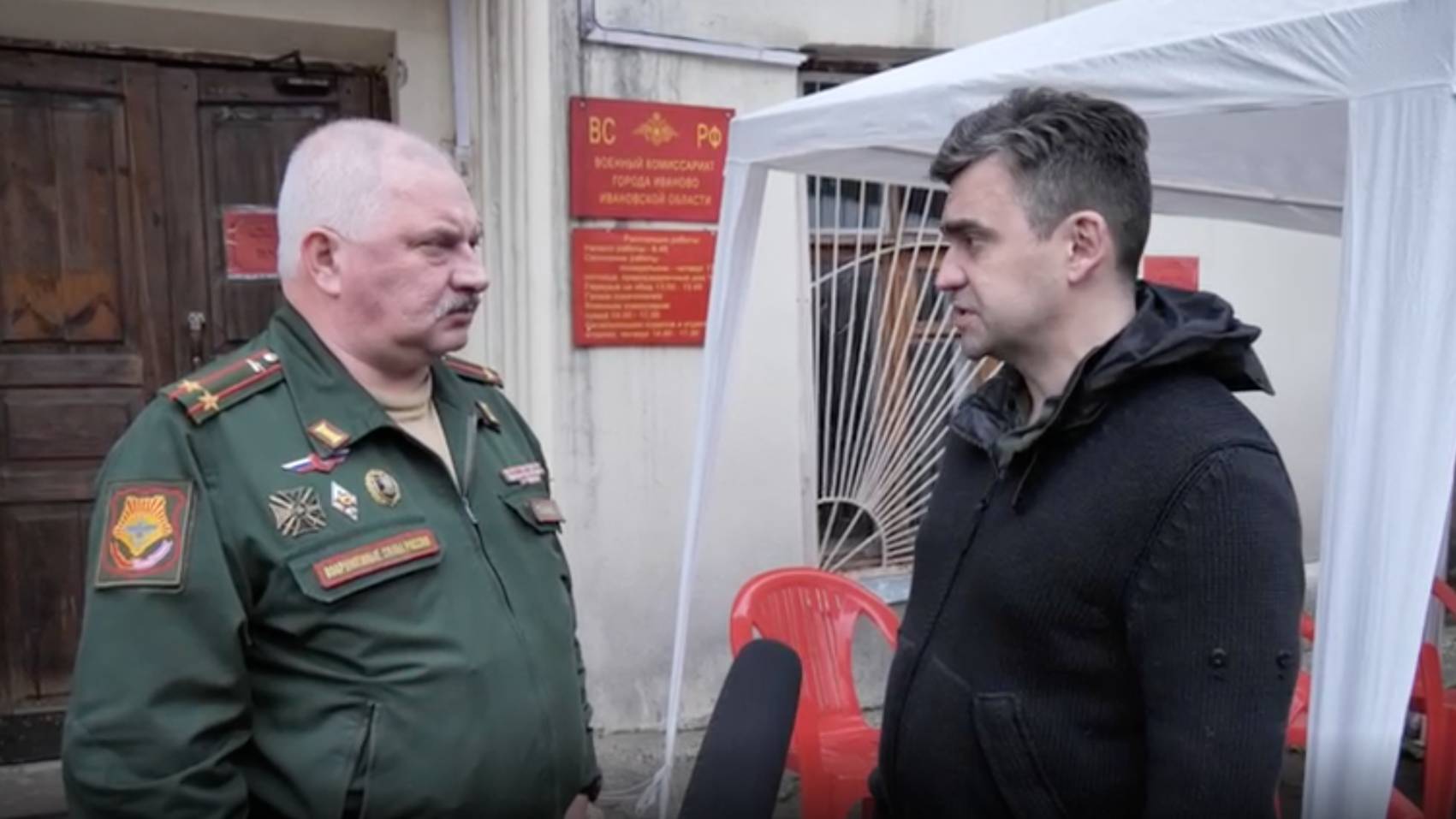 "Это недопустимо!": Ивановский губернатор встретился с военкомом из-за жалоб на облавы с повестками