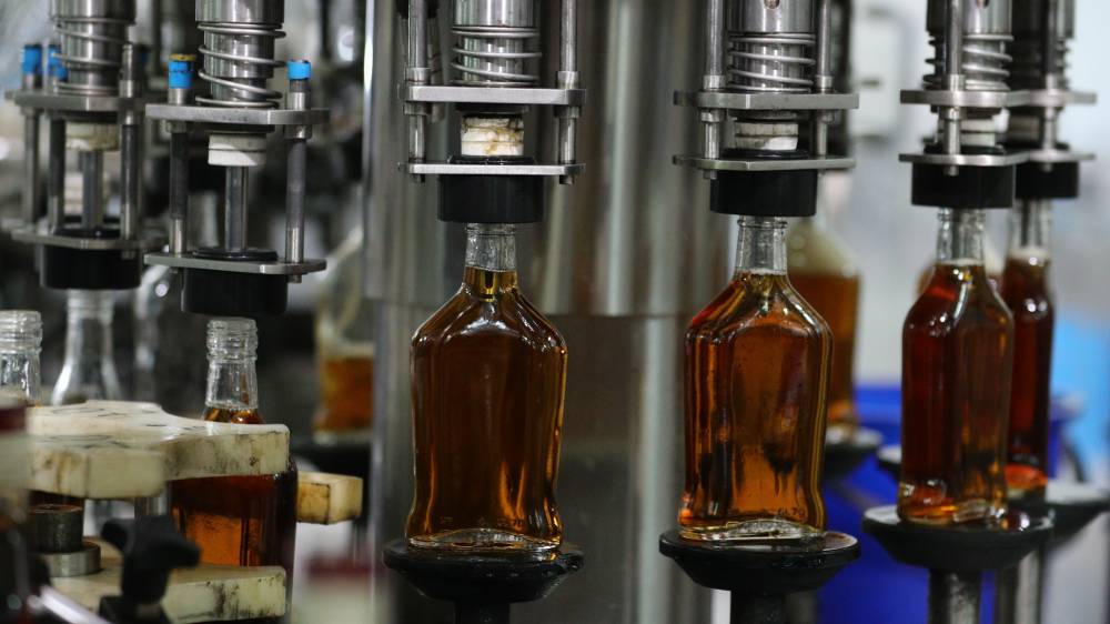В Госдуме призвали запретить продажу крепкого алкоголя в микротаре