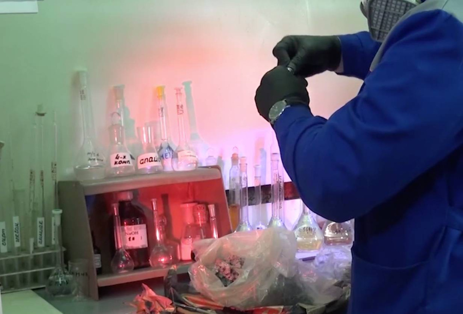 Нарколаборатория "Химпрома". Фото © Кадр из оперативного видео МВД России