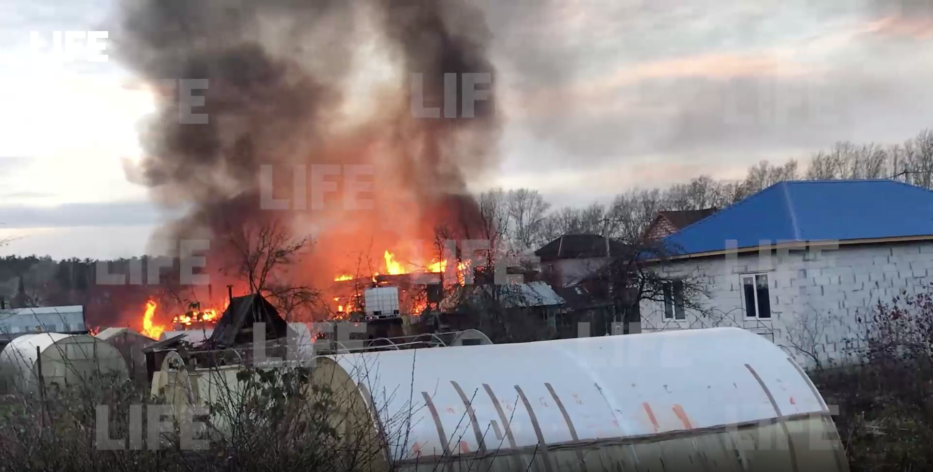 Два садовых участка загорелись в Екатеринбурге