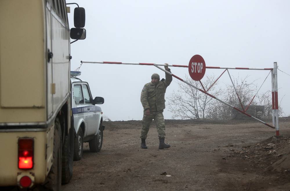В Кремле отреагировали на возможное продление мандата российских миротворцев в Карабахе