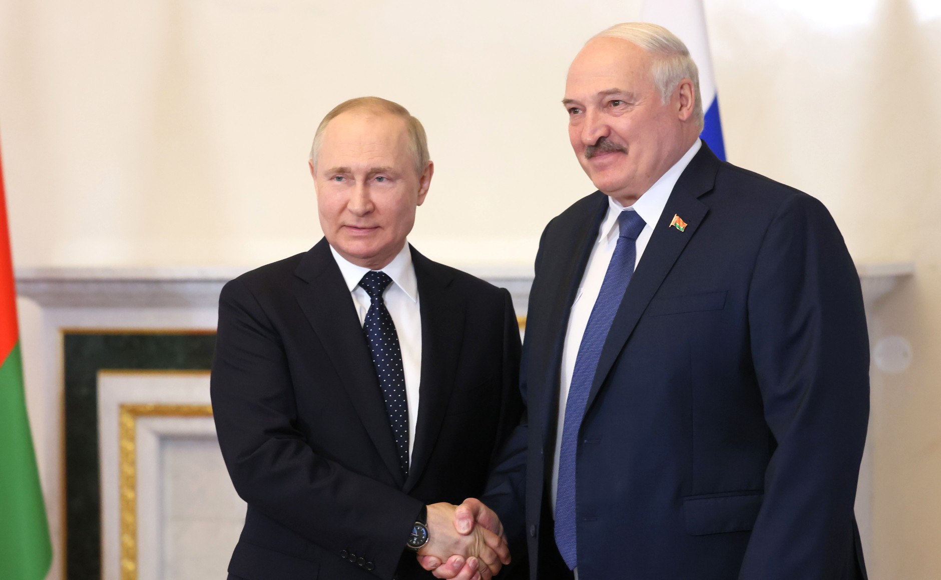 В Кремле пообещали проинформировать о дате встречи Путина и Лукашенко