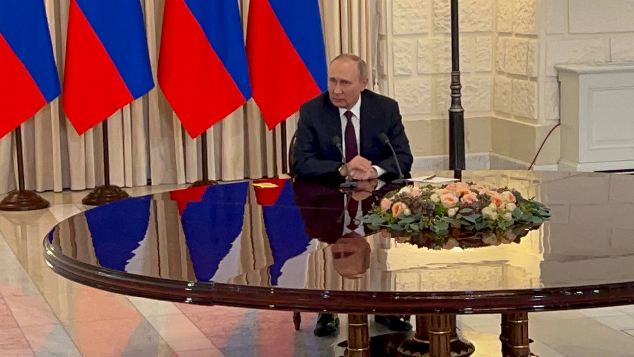 Путин пообещал продолжить контакты Азербайджана и Армении с участием России