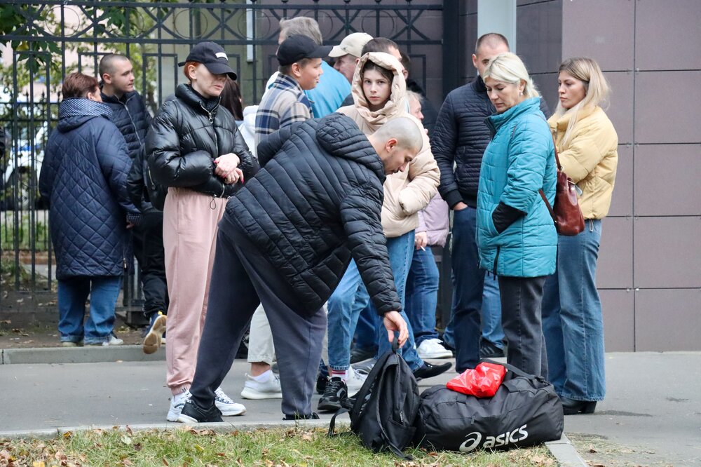 Семья провожает мобилизованного гражданина. Фото © Агентство городских новостей "Москва" / Мобильный репортёр