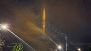 "Может, НЛО наконец-то": Над Белгородом появились загадочные столбы света