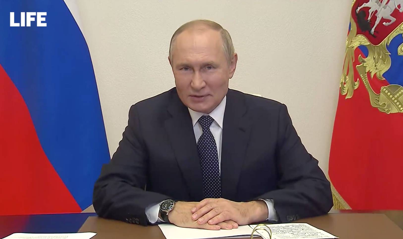 Путин поздравил учителей всех 89 регионов России с профессиональным праздником