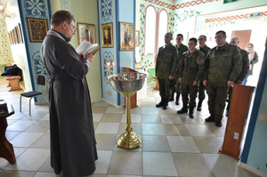 Мобилизованные омичи приняли православную веру. Фото © VK / Омская область