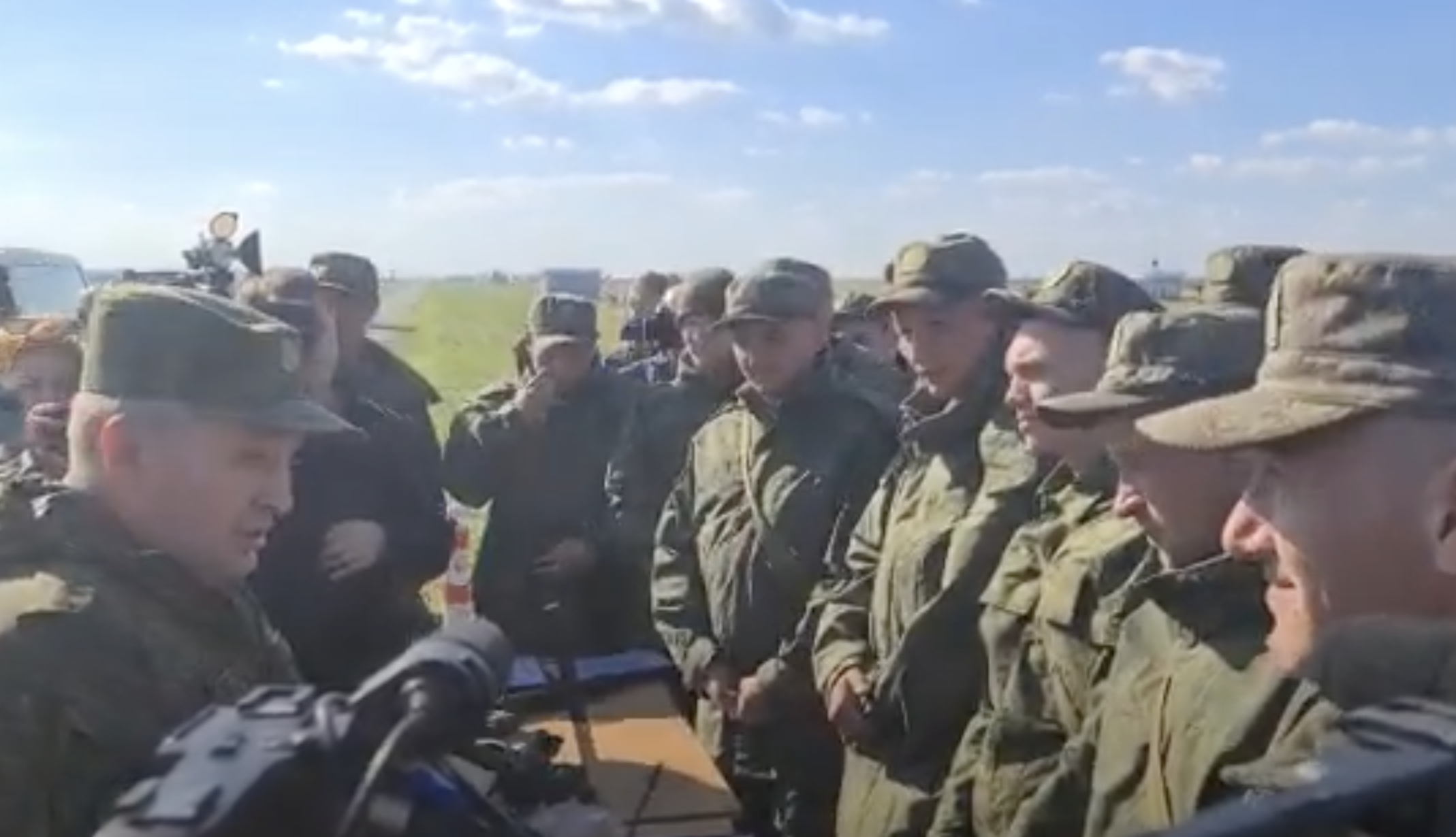 "Без мата не скажешь": Волгоградский губернатор жёстко раскритиковал работу военкоматов