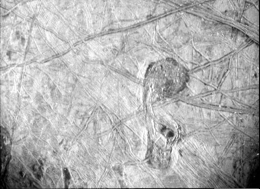 Слушает космос: На спутнике Юпитера нашли огромное ухо