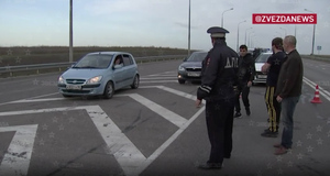 Появилось видео проезда первых машин по Крымскому мосту после взрыва грузовика