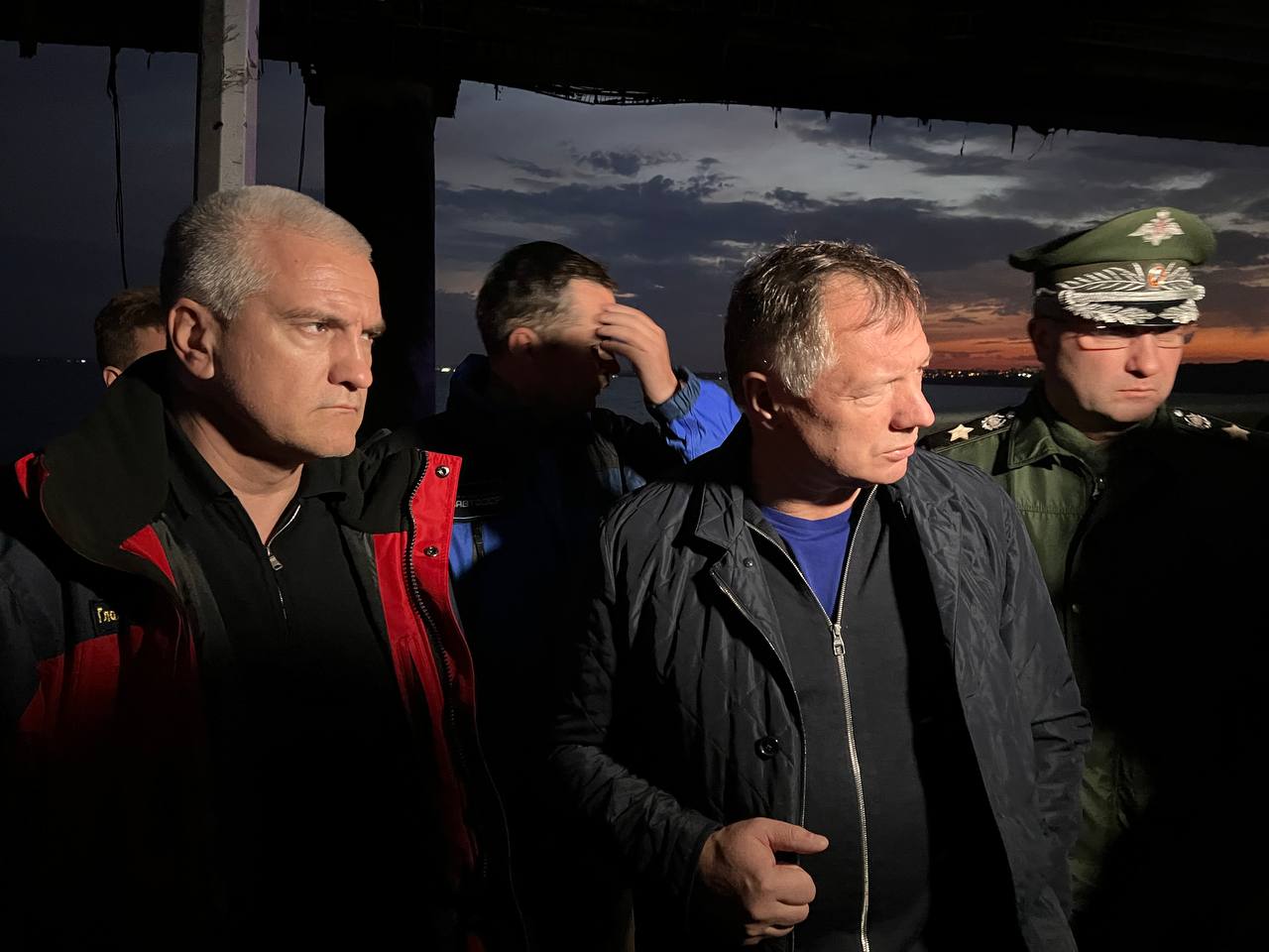 Хуснуллин и Аксёнов прибыли на место ЧП на Крымском мосту