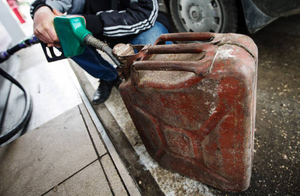 "Дефицита не будет": Губернатор Севастополя оценил запасы бензина и продуктов в городе