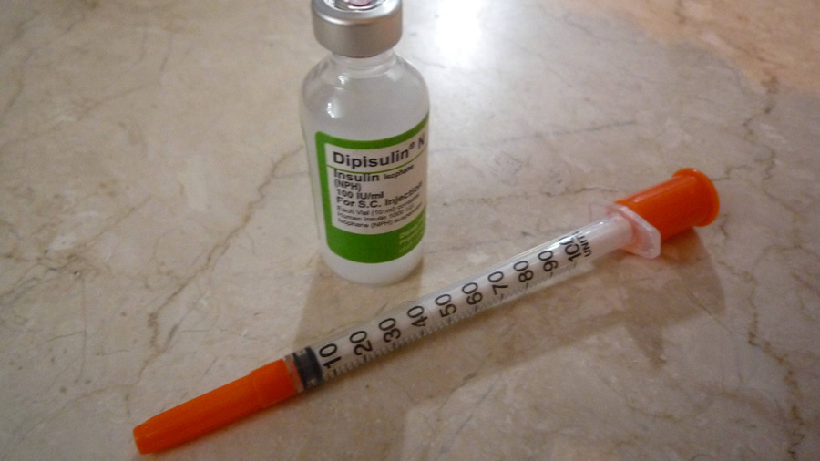 Диабетики не могут прожить без инъекций инсулина. Фото © Wikimedia Commons / Reza babaeian