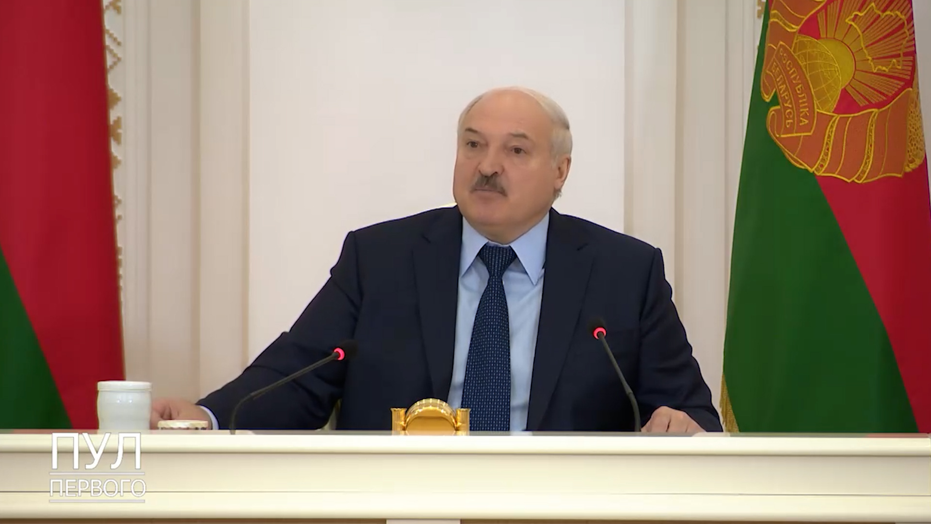 Лукашенко рассказал, почему ему стыдно бегать по магазинам