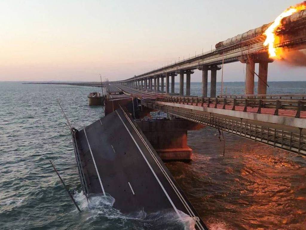 Дыра с безопасностью: Как грузовик со взрывчаткой попал на Крымский мост