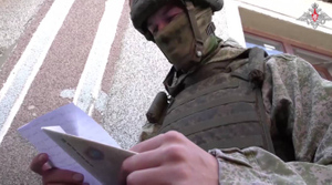 "Вы — наши герои": Российские десантники на передовой получили письма от воспитанников "Артека"