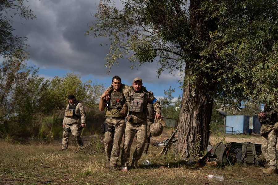 Украинские военные. Фото © ТАСС / AP / Leo Correa