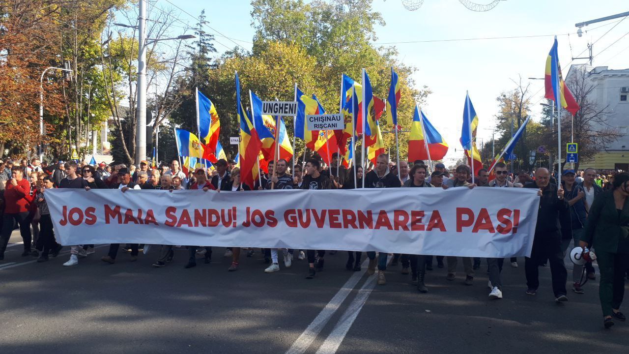 В Кишинёве проходит новый массовый антиправительственный протест 