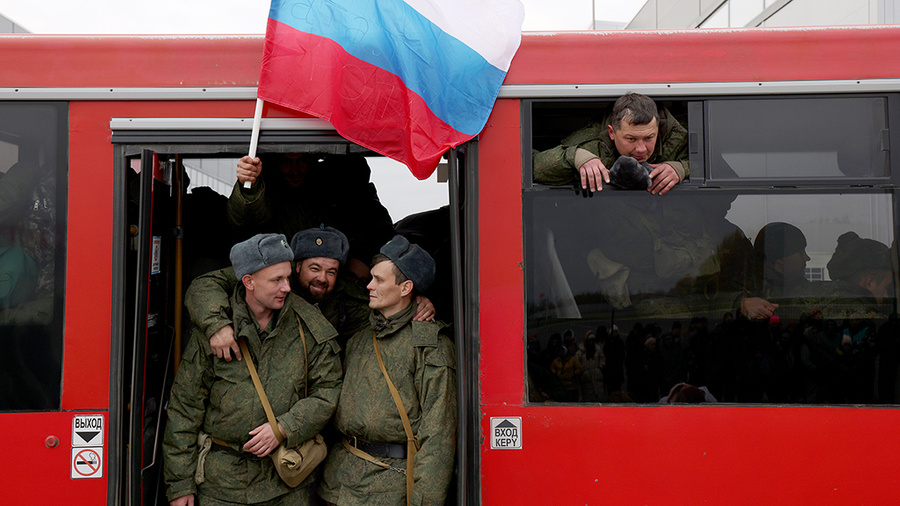 Отправка мобилизованных в зону проведения СВО. Обложка © ТАСС / Егор Алеев