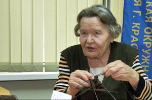Бабушка Миля из Краснодара стала "ангелом со спицами" для российских солдат