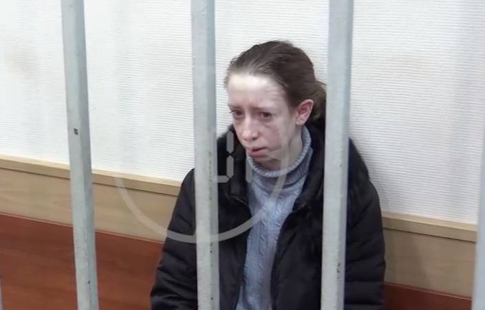 Скинувшая дочь с 11-го этажа москвичка в слезах заявила, что согласна на любое наказание